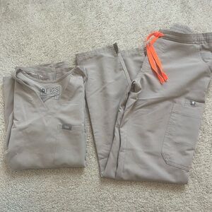 Figs Women’s Tan Scrub Set